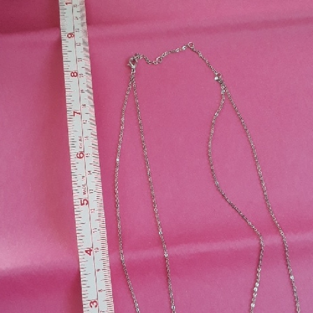 Elegant Silver Necklace with Crystal Accents - Picture 6 of 8